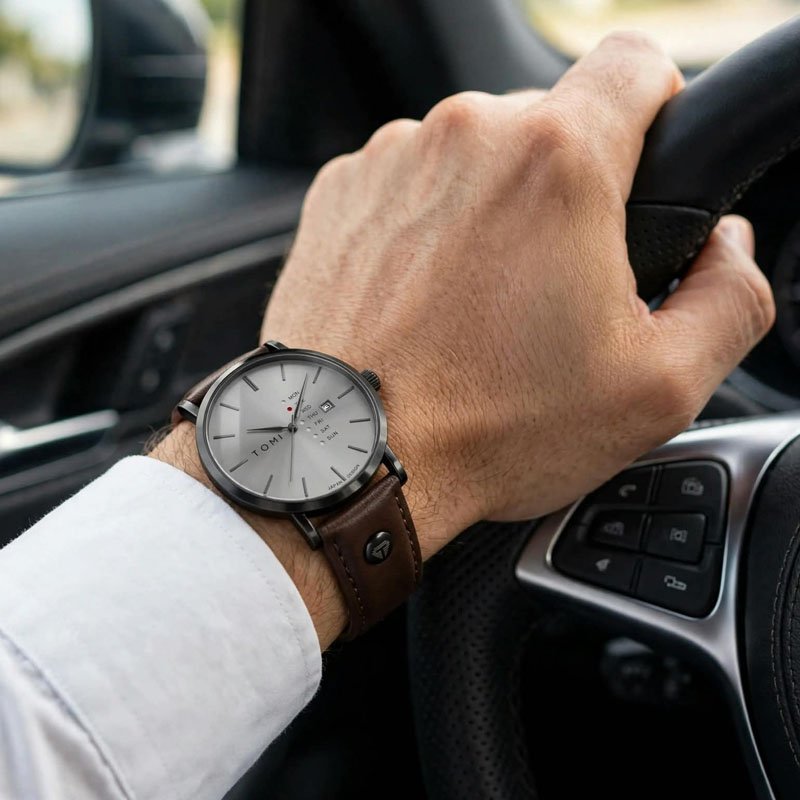 Tomi Men's | Leather Watch | Day & Date Display | Japan Design | Elegant Style - Image 5