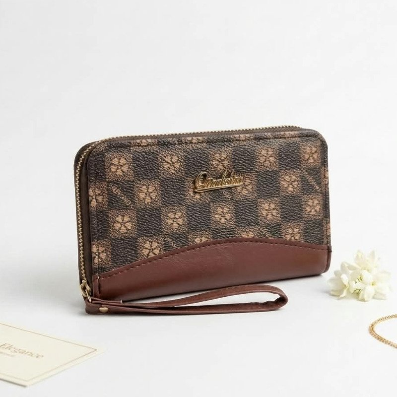 Women Wristlet Wallet with checkered design
