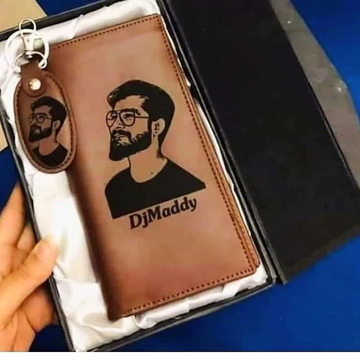 Custom photo long wallet with engraved portrait and keychain set