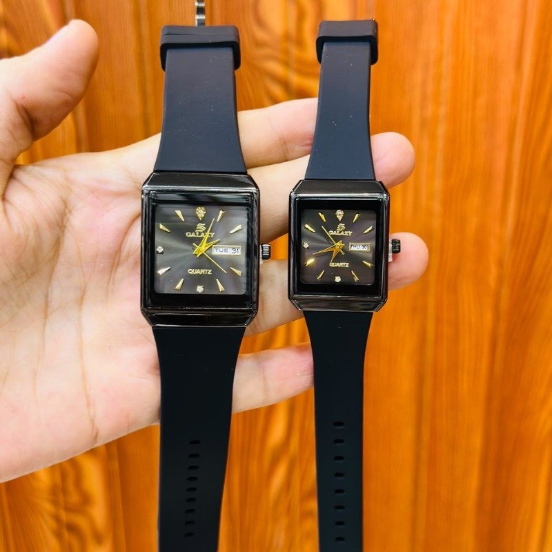 Matching couple watch set with stylish square dial and colorful straps